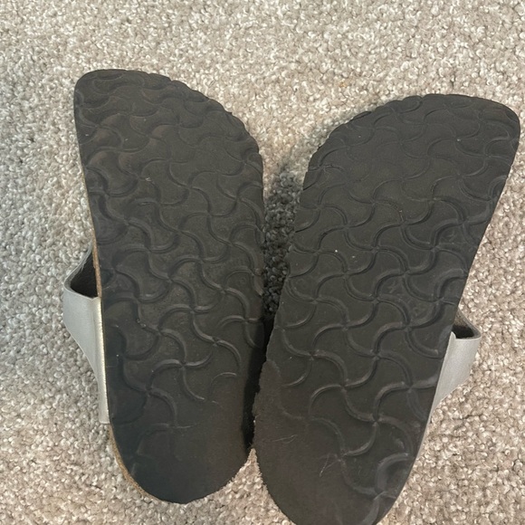 Sandals - Picture 3 of 4